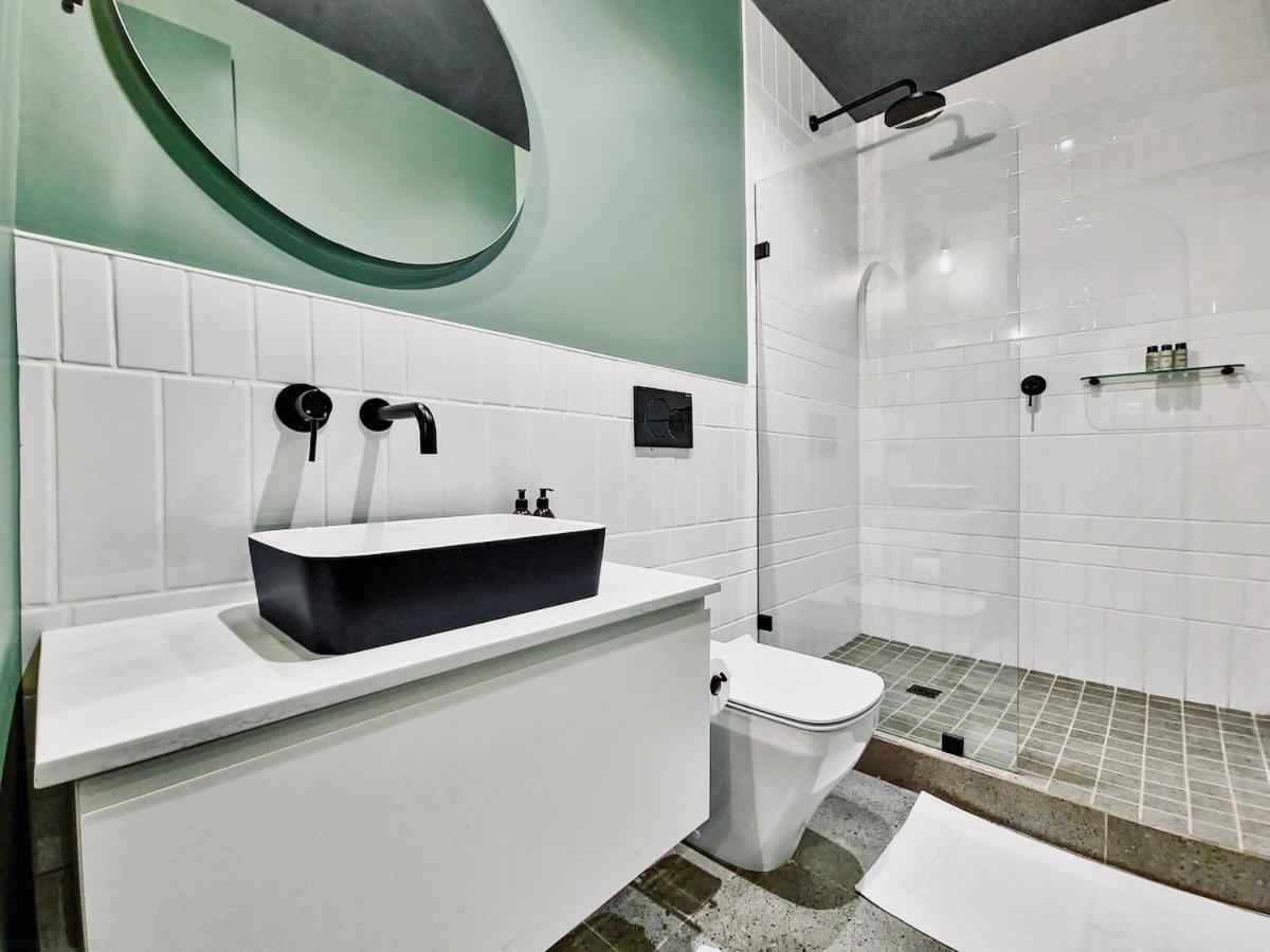 Stylish, New, Pool, Secure In Heart Of Cbd *