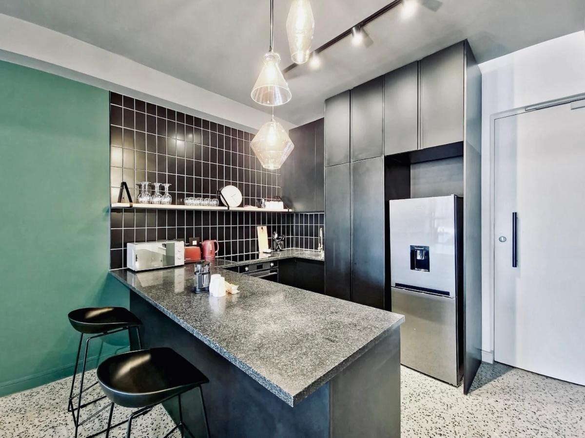 Stylish, New, Pool, Secure In Heart Of Cbd * Cape Town