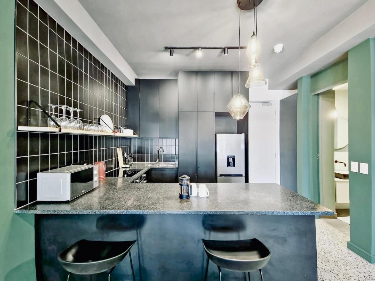 Apartment Stylish, New, Pool, Secure In Heart Of Cbd