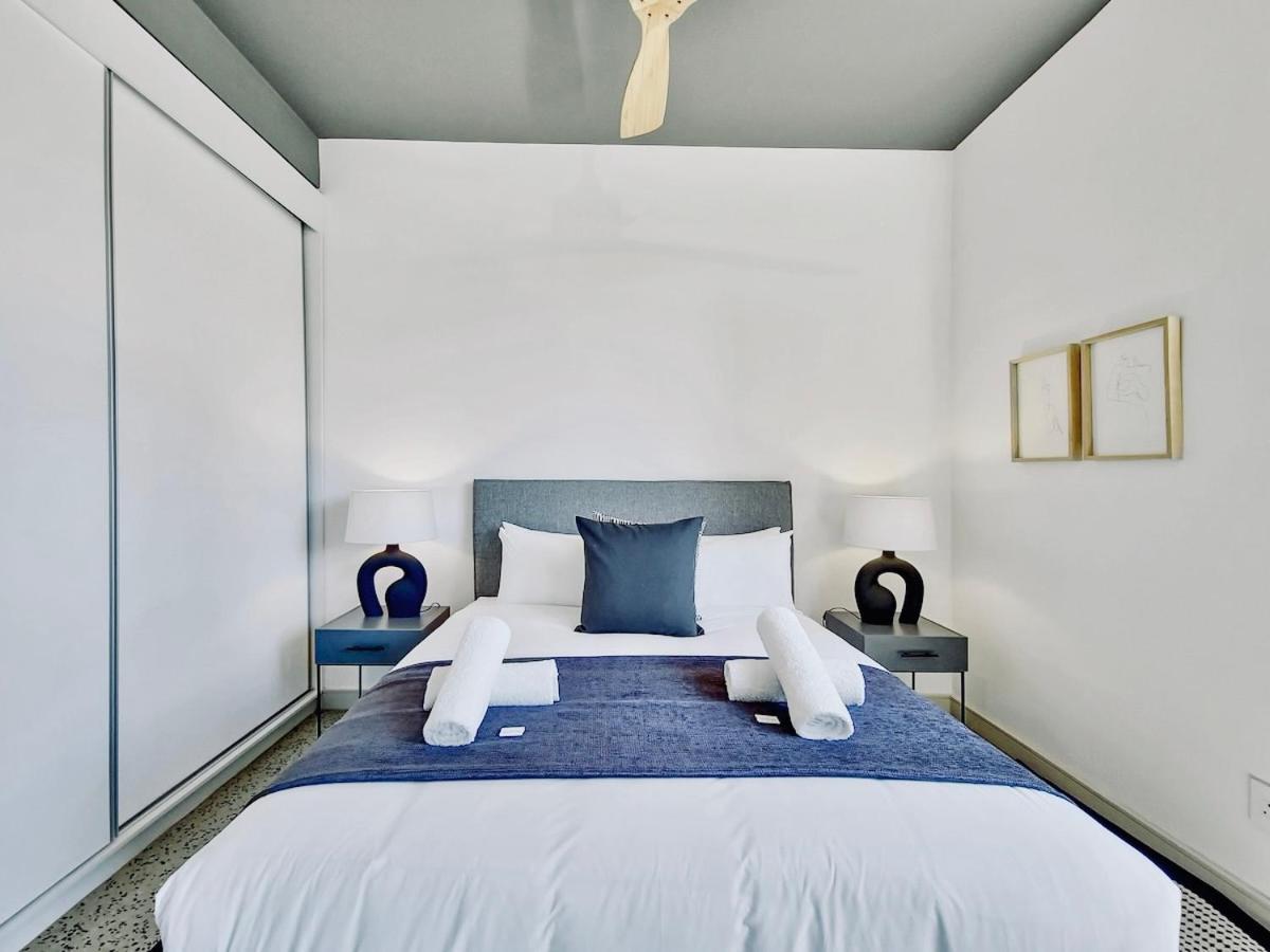 Stylish, New, Pool, Secure In Heart Of Cbd Apartment Cape Town