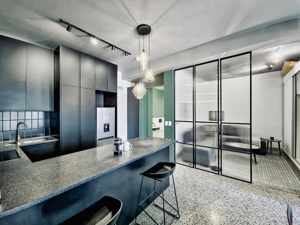 Apartment Stylish, New, Pool, Secure In Heart Of Cbd Cape Town