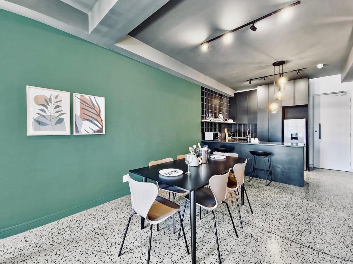 Stylish, New, Pool, Secure In Heart Of Cbd *